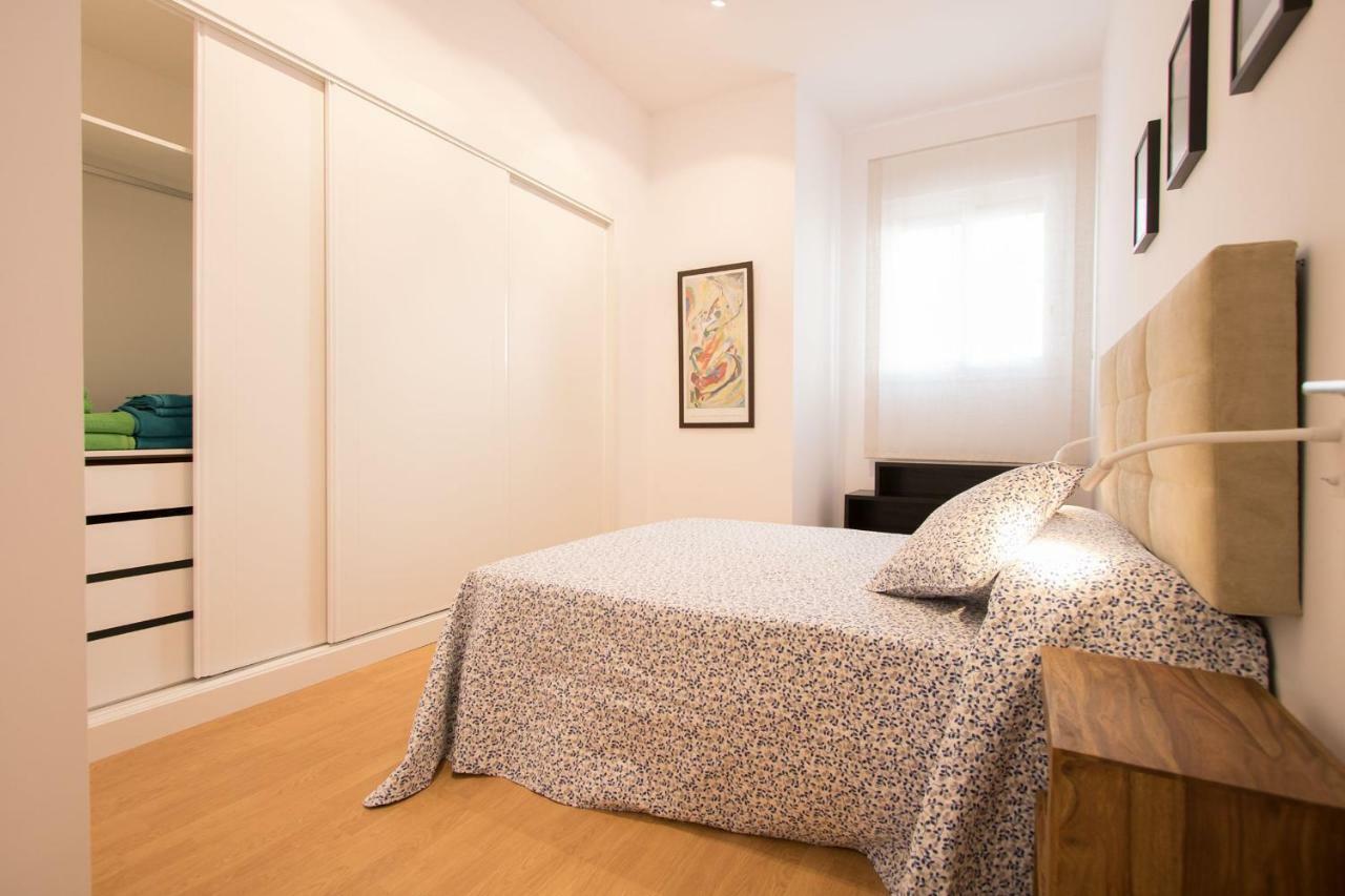 Murallas De Sevilla Apartamento Con Garaje 4 Pax Luaran gambar