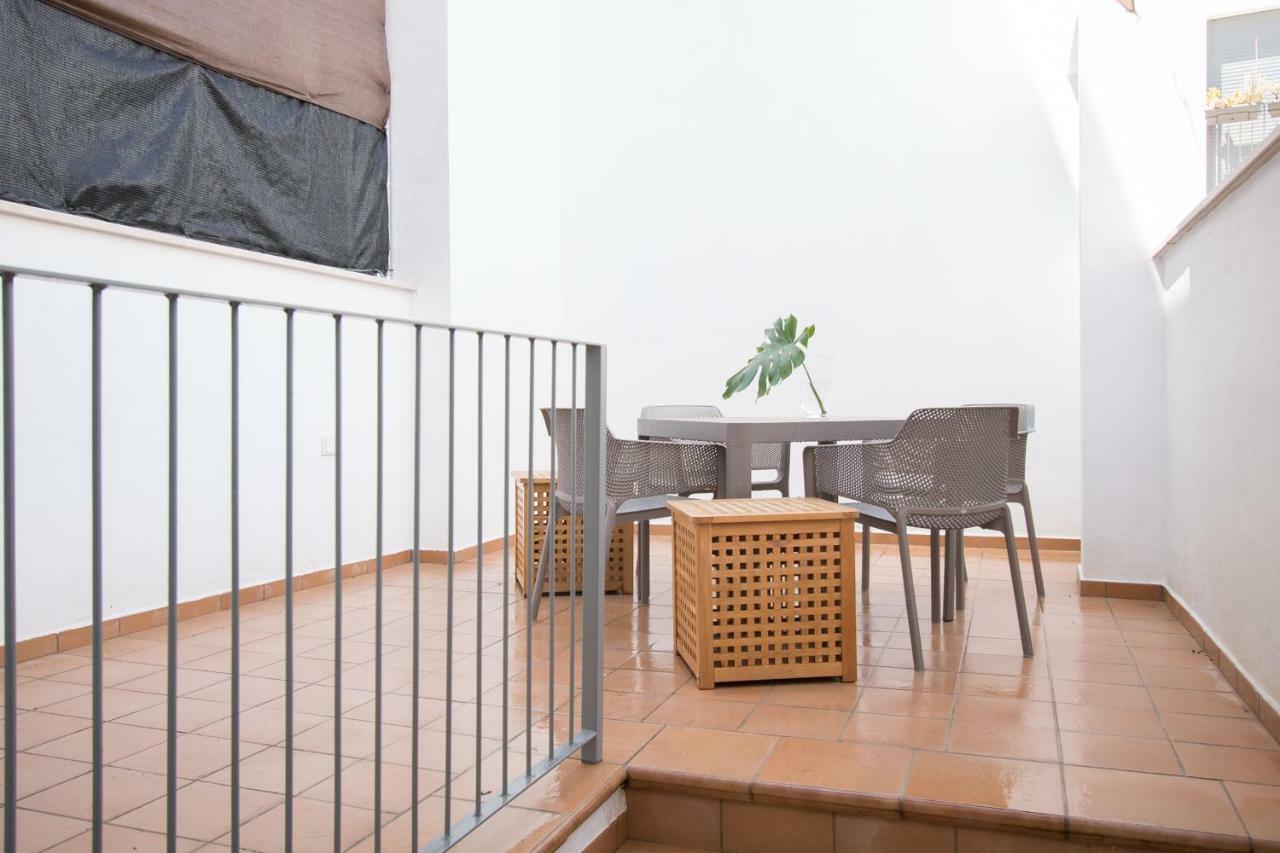 Murallas De Sevilla Apartamento Con Garaje 4 Pax Luaran gambar