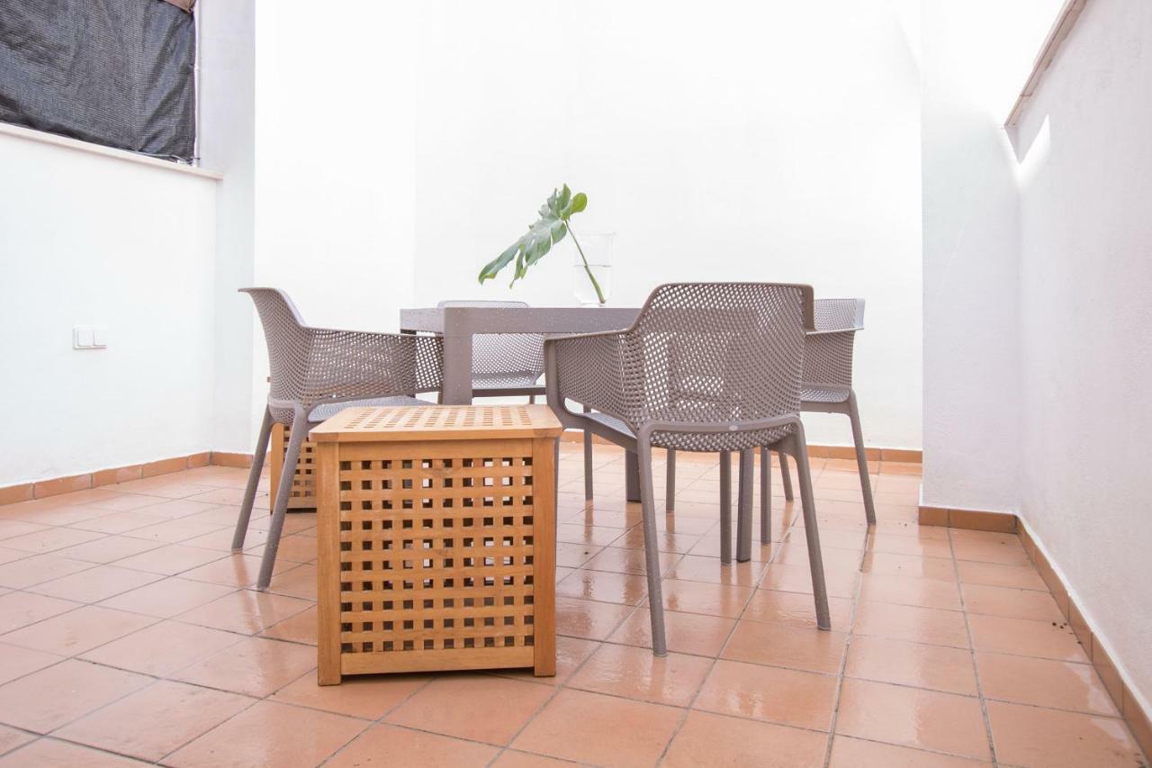 Murallas De Sevilla Apartamento Con Garaje 4 Pax Luaran gambar