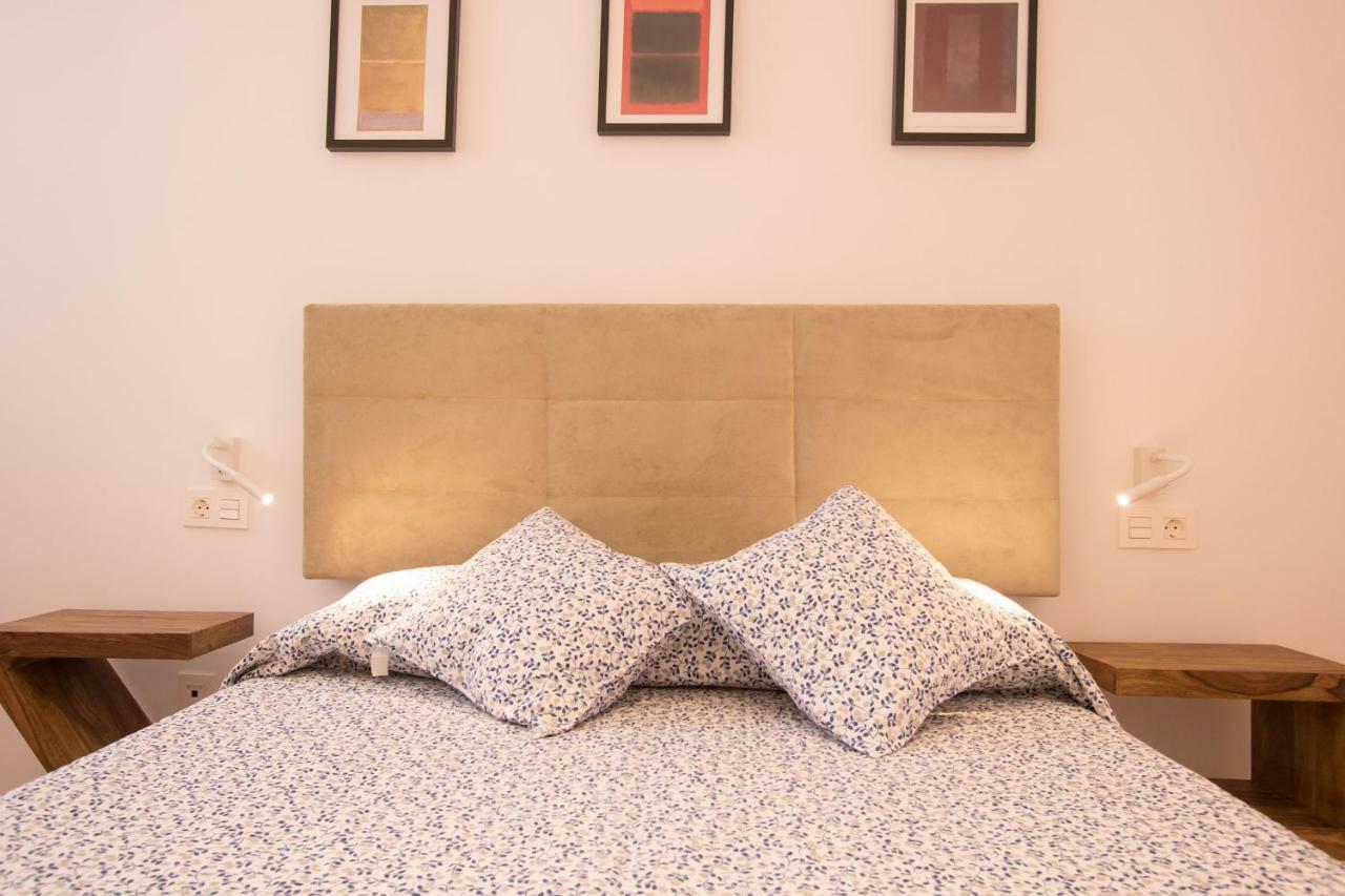 Murallas De Sevilla Apartamento Con Garaje 4 Pax Luaran gambar